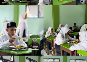 Alhamdulillah, Perdana Siswa ESMUJO Menerima MBG Program Nasional Presiden RI